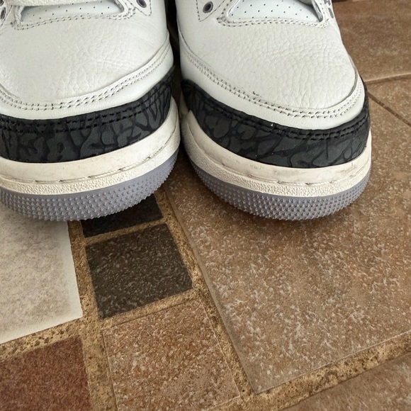 Jordan’s White and Black Sneakers with Red Accents - Picture 5 of 6